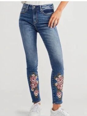 Driftwood Jackie High Rise jeans with floral embroidery Size 31
